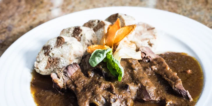 4chodové menu se 4 variantami hlavních jídel ve vyhlášené restauraci Savoy