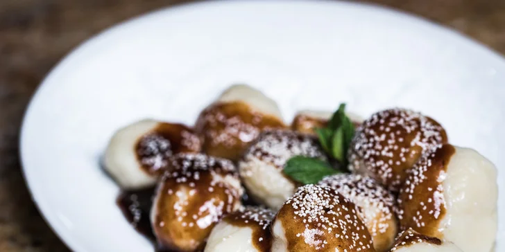 4chodové menu se 4 variantami hlavních jídel ve vyhlášené restauraci Savoy