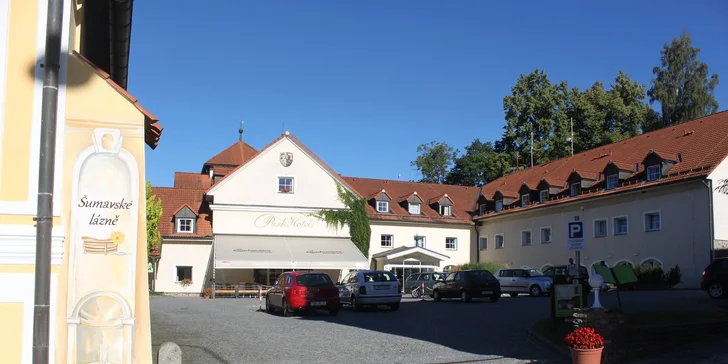 Relaxační pobyt s polopenzí, bazénem a 13 procedurami v bylinných lázních