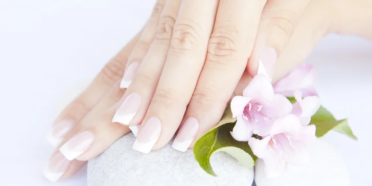 Shellac manikúra: francouzská manikúra či efekt dešťových kapek