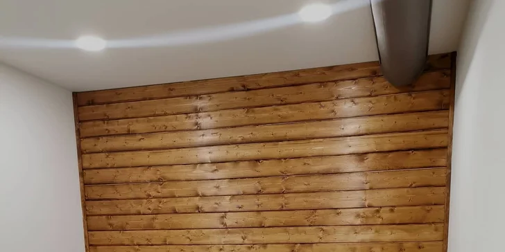  Jako bonus se těšte i na úpravu vousů strojkem a břitvou. 