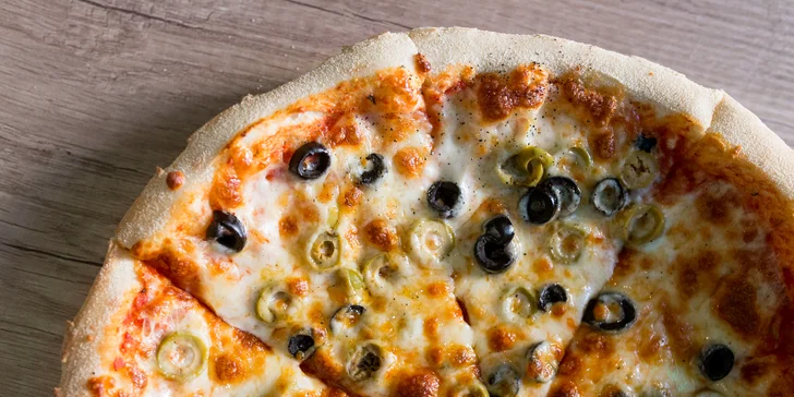 Kombinácia pizze a širokého výberu miešaných drinkov je zárukou vydareného večera.