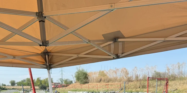  Připravte se na jízdu v nejvýkonnějším stroji, který si lze pronajmout – v profesionální závodní motokáře Rotax 125 Senior Max.