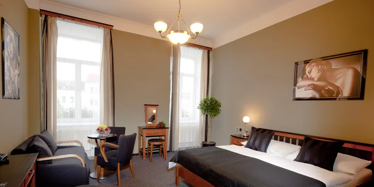 Silvestrovský pobyt v elegantním hotelu v Orlických horách s večírkem a rautem