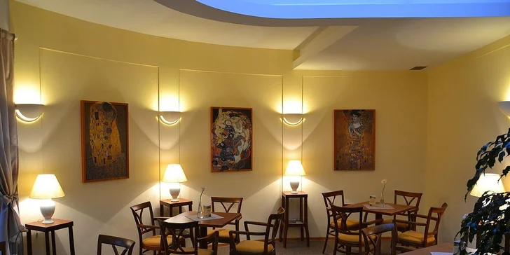 Silvestrovský pobyt v elegantním hotelu v Orlických horách s večírkem a rautem