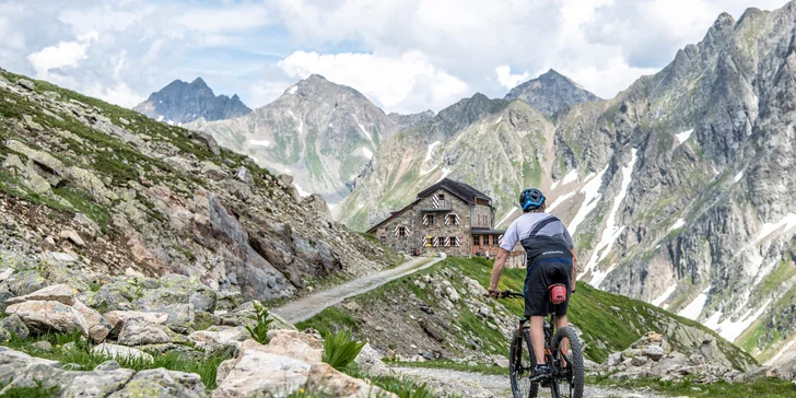Dvakrát týždenne sa môžete vydať na cyklovýlet so sprievodkyňou.