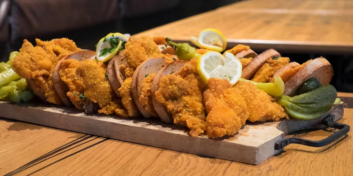 1,5kg nebo rovnou 3kg hromada kuřecích a vepřových řízků pro pořádné jedlíky