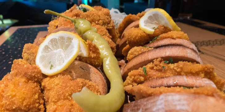 1,5kg nebo rovnou 3kg hromada kuřecích a vepřových řízků pro pořádné jedlíky