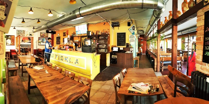 3chodové mexické menu pro dva: hovězí, krůtí i vepřové, rukolový salát s fazolemi a 3 druhy sals
