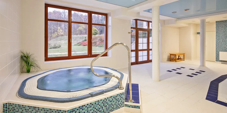 V přízemí hotelu je wellness centrum, do kterého máte volný vstup.