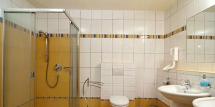 2499 Kč za TŘI dny pro DVA v HOTELU HEIPARK. Bobová dráha, rodeo býk, lanové centrum, koupání. Zábava i adrenalin, komfortní ubytování i skvělé jídlo se slevou 50 %.