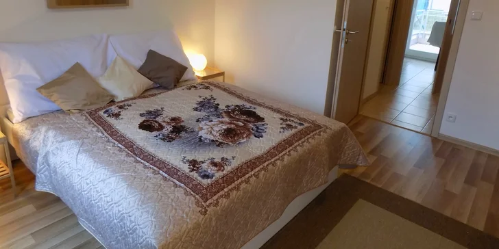 2-4 dny v Karlových Varech: přijměte pozvání do apartmánu v lázeňské čtvrti
