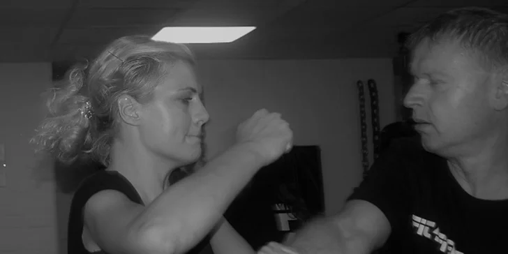 Krav maga 1 nebo 8 lekcí kurzu sebeobrany