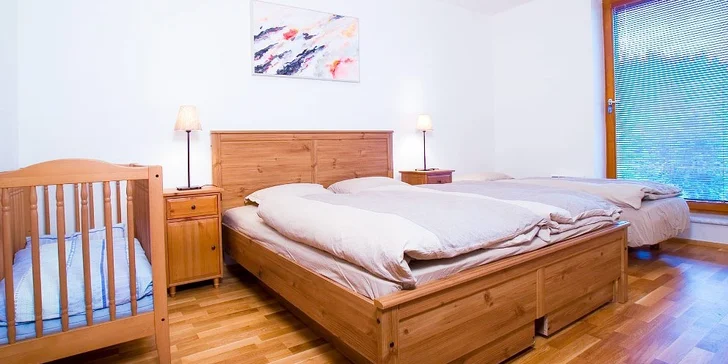 Ten má poloviční velikost, ale i tak se sem v klidu vejdou 4 osoby. (Apartmán Standard)