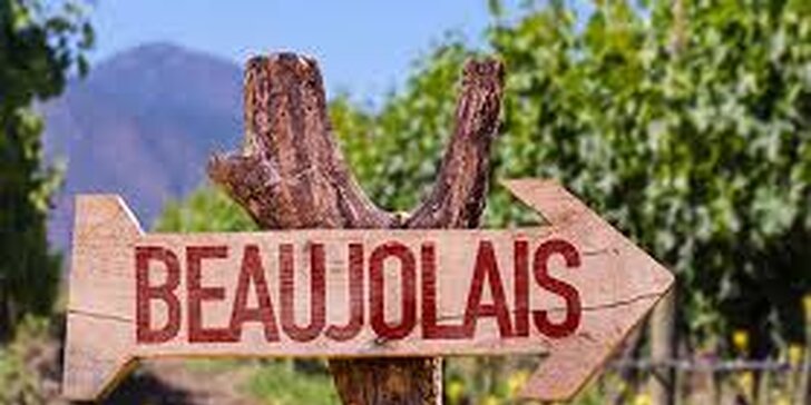 Oslavte největší vinařský svátek: balíček s lahví Beaujolais a vybranými lahůdkami