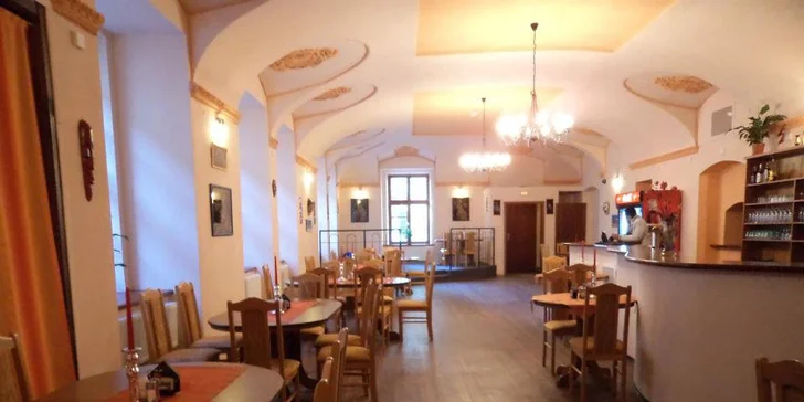40% sleva na všechna jídla z nové restaurace Tandoor