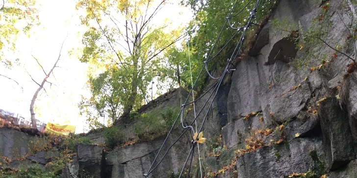 Kurz ferraty i slaňování a oběd nebo nocleh s večeří a snídaní pro 2 osoby