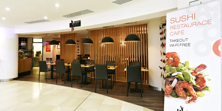 Degustační menu pro 2 v moderní japonské restauraci: sushi, salát i polévka