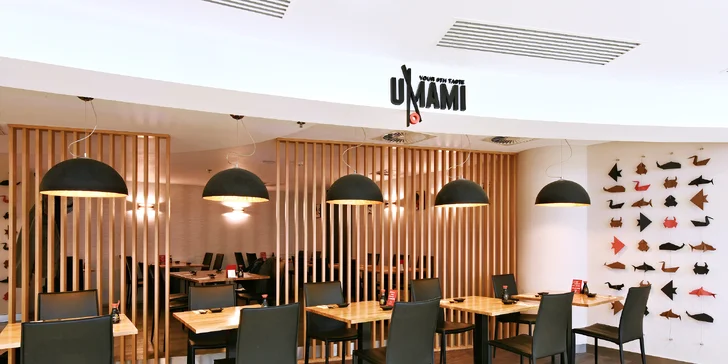Degustační menu pro 2 v moderní japonské restauraci: sushi, salát i polévka