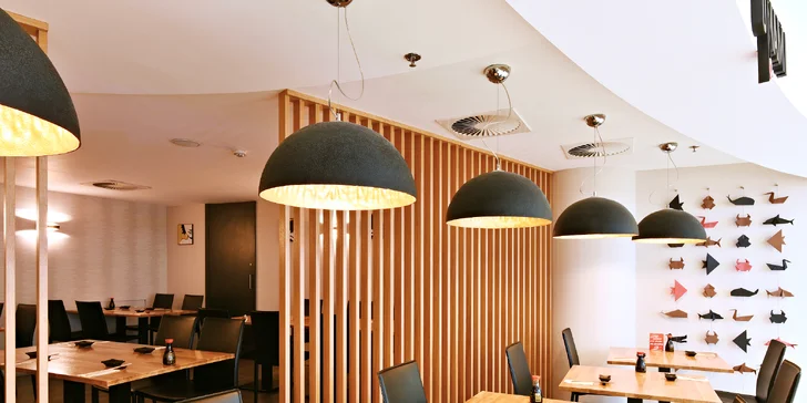 Degustační sushi menu pro dva s předkrmy, polévkou Miso i dezertem