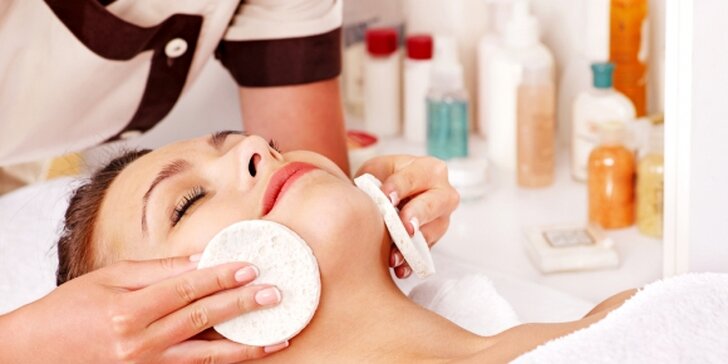 Kosmetické ošetření: Úprava a barvení obočí, peeling, masáž obličeje a krku