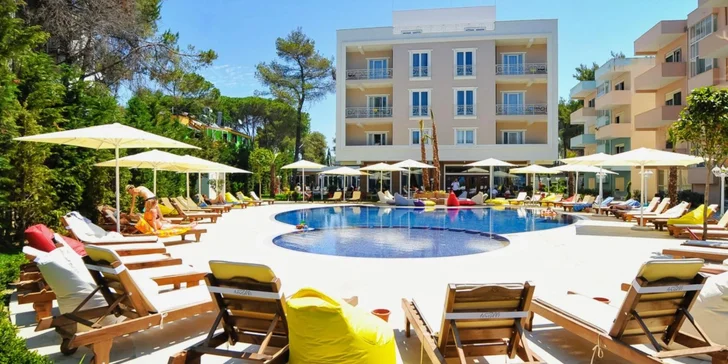 Hotel je ideálním útočištěm pro rodiny s dětmi i páry.