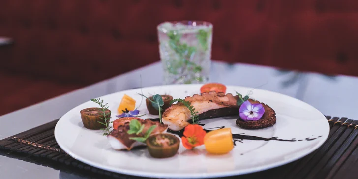 Dárkový voucher v hodnotě 1000 Kč do fusion restaurace na Ovocném trhu