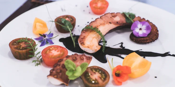 Dárkový voucher v hodnotě 1000 Kč do fusion restaurace na Ovocném trhu