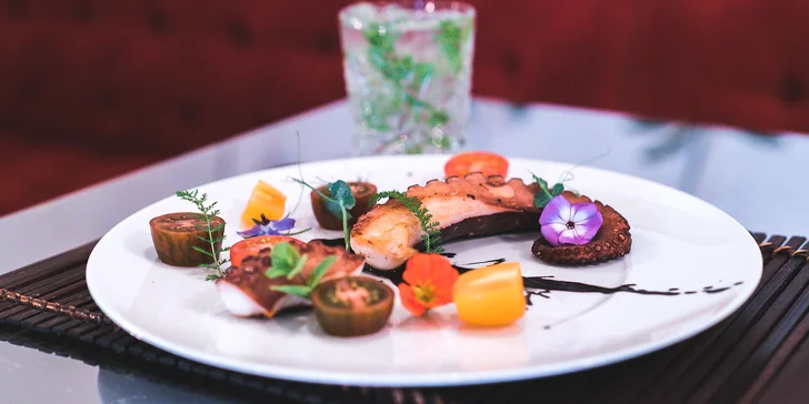 Dárkový voucher v hodnotě 1000 Kč do fusion restaurace na Ovocném trhu