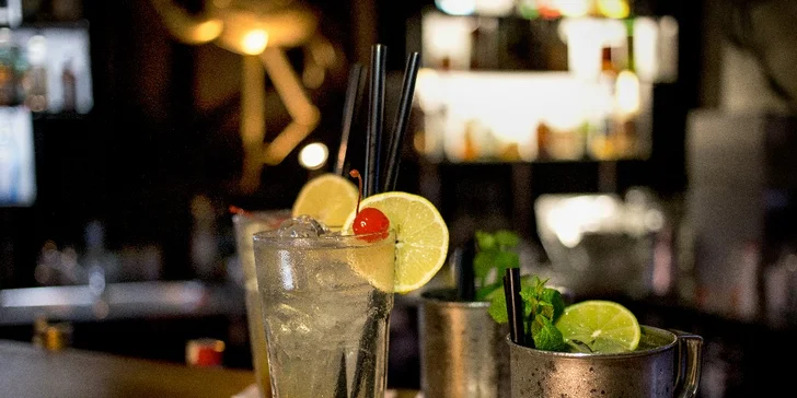Artový bar s galerií na Vinohradech: 1, 2 nebo 4 drinky Moscow Mule či Tom Colins