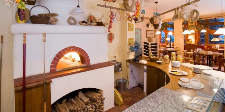 Dospělí mají v ceně kávu a dezert, u rodinného pobytu pak děti dostanou zmrzlinový pohár.