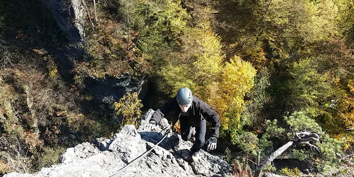 Zážitkový polodenní kurz Via ferrata lezení v Českém ráji