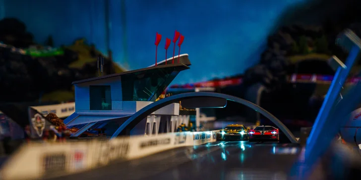 S čím budete jezdit? Připraveny jsou modely vozů Audi R8, Ferrari 458, Ford GT, Chevrolet Corvette, Mercedes-Benz SLS AMG a Porsche 911. 