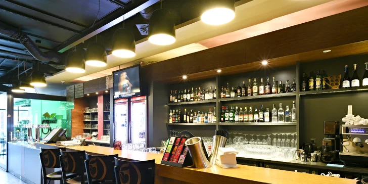 Menu od šéfkuchaře, který vařil v USA: burger, hranolky, salát a limonáda