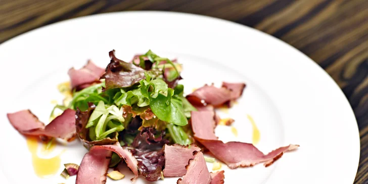 5chodové degustační menu s rybou i srnčím hřbetem a příp. lahví vína pro dva