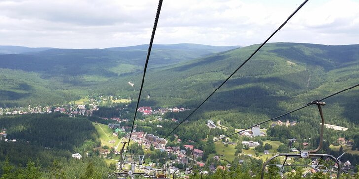 Tři dny pod Čertovou horou v Harrachově: polopenze, lyžování i bezva výlety