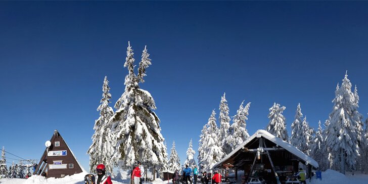 Tři dny pod Čertovou horou v Harrachově: polopenze, lyžování i bezva výlety