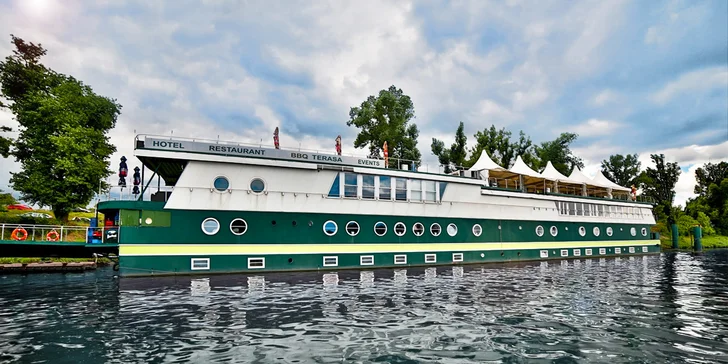 Valentýnská noc na vlnách Vltavy: all inclusive s fish & grill rautem a wellness