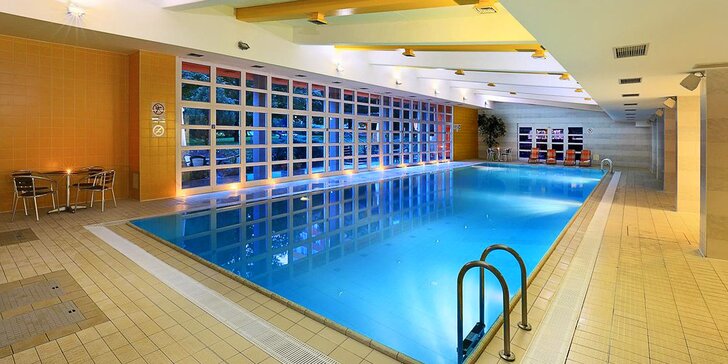Letní pohoda v Praze: 4* hotel se snídaní a volný vstup do bazénu i sauny
