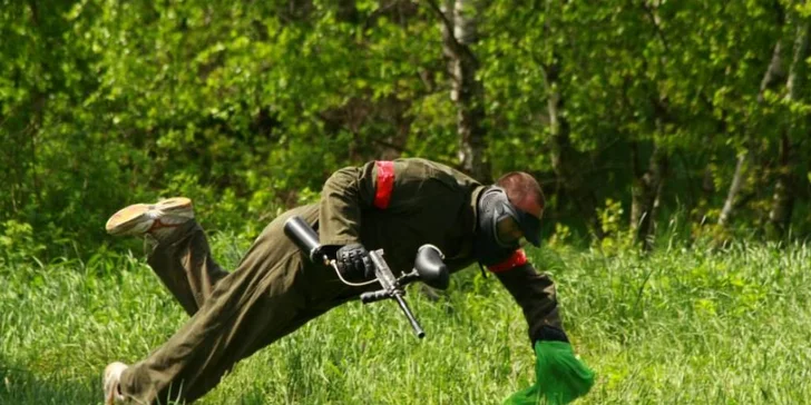 Nepřekonatelná paintballová přestřelka včetně vybavení a 100 kulí