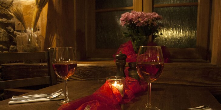 Staročeská romantická večeře u zurčícího potůčku pro 2 osoby