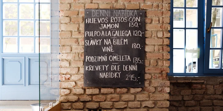 Sobotní brunch na Letné: jídlo a dezert dle výběru, káva i sklenka Prosseca