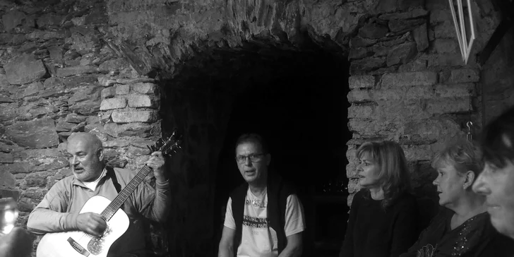 Degustace svatomartinských a mladých vín, občerstvení a živá hudba (jazz, swing)