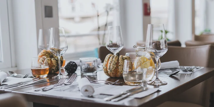 Valentýnská noc na vlnách Vltavy: all inclusive s fish & grill rautem a wellness