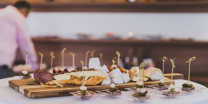 Valentýnská noc na vlnách Vltavy: all inclusive s fish & grill rautem a wellness