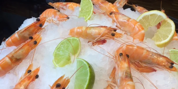 Čerstvé ústřice a krevety v Seafood - na výběr ze tří plat