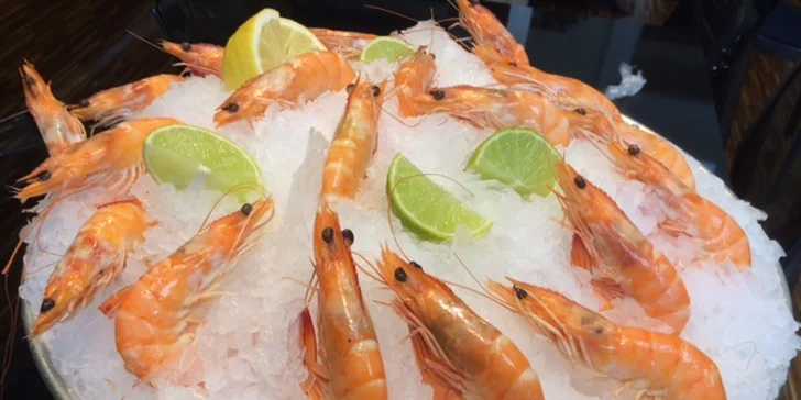 Čerstvé ústřice a krevety v Seafood - na výběr ze tří plat