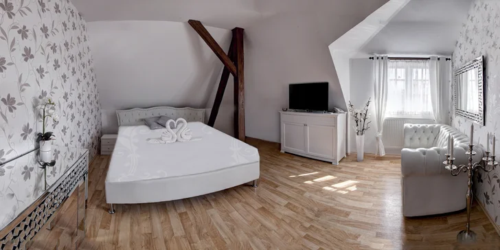 Vybrať si môžete aj jeden z dvoch luxusných apartmánov so štýlovým vybavením.