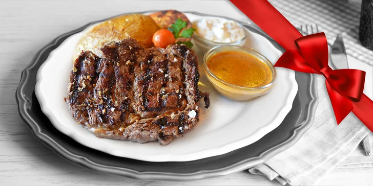 Poskládejte si 3chodové menu v Café Mozart, odkud krásně uvidíte na orloj