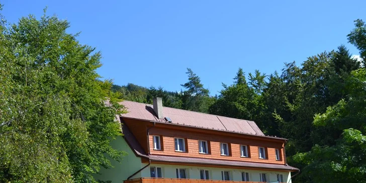 Romantický víkend v Beskydech: plná penze, sauna, kurz společenského tance